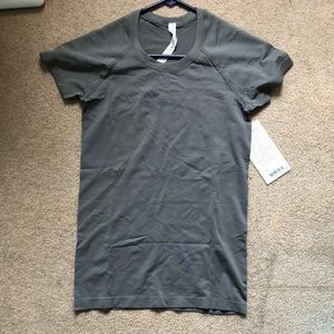 Lululemon - Swiftly Tech 2.0 Short Sleeve